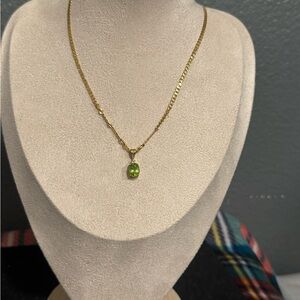 14K Pear Nephrite Cabochon Vintage Swirl Pendant Yellow Gold W/Chain